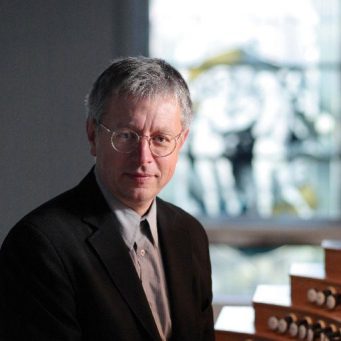 Prof. Wolfgang Seifen, Organist und Komponist  in der St.-Matthias-Kirche in Berlin Schöneberg, anläßlich der Aufführung der von ihm komponierten  Tu-es-Petrus-Messe.
